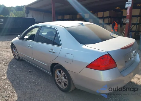 2006 Honda Accord 2.4 Ex z USA, uszkodzony, nr VIN 1HGCM56726A143524